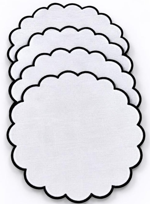 MM Scalloped Placemats Set of 4 - Black & White
